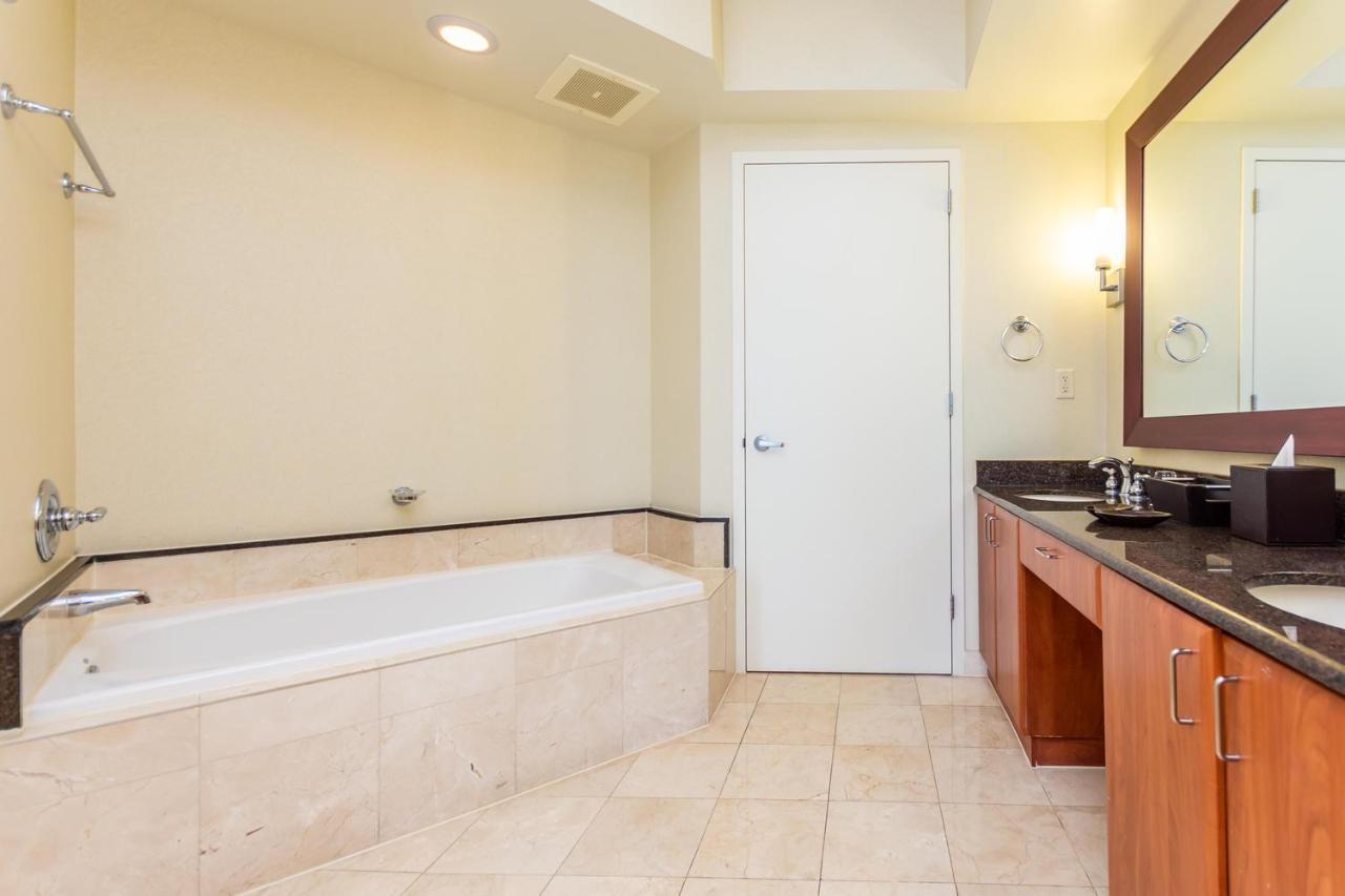 Hotel International Beach Tump Resort Ocean View 1100 Sf 1 Bed 1Bth Privately Owned Sunny Isles Miami Beach Exterior photo